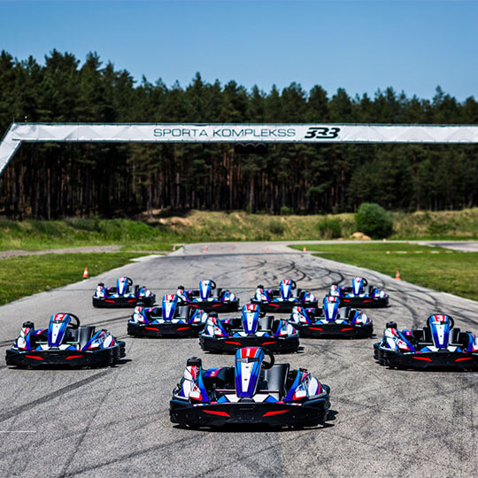 Brauciens ar kartingiem